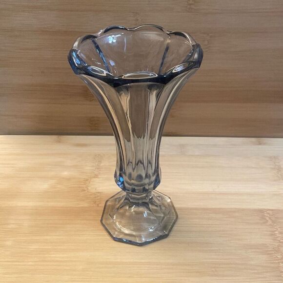 Vintage Glass Fostoria Virginia Light Blue Scalloped Edge Flower Floral Vase - Picture 2 of 11